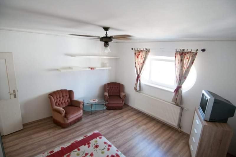 Geri Apartman Apartment Heviz Exterior photo